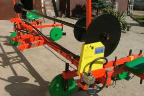 Máquinas para cubrir plantas con film y agrotextil